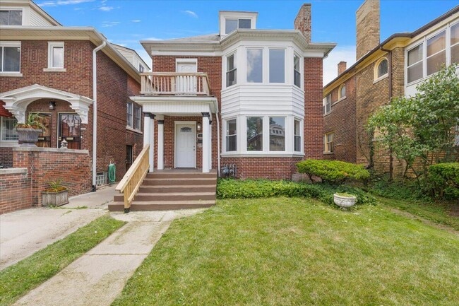 Primary Photo - 2477 Hazelwood St