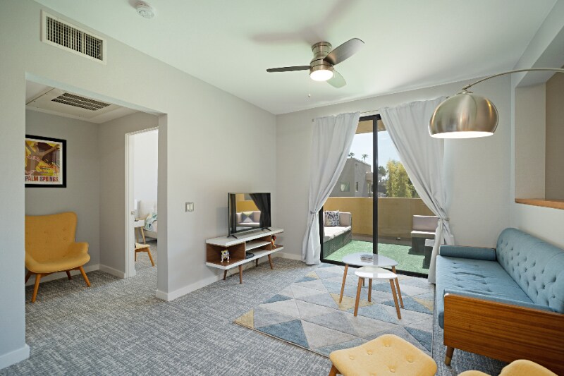 Building Photo - 1020 E Palm Canyon Dr