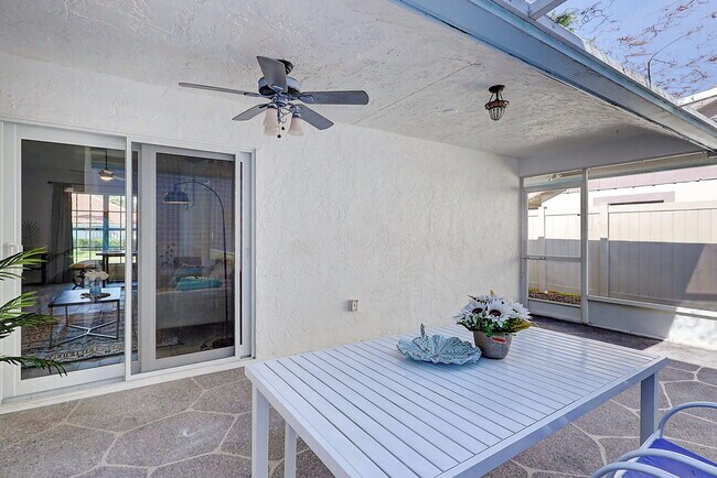 Building Photo - 1176 Staghorn St