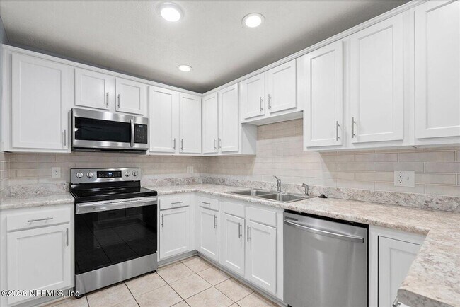 Building Photo - 11634 Marina Dr