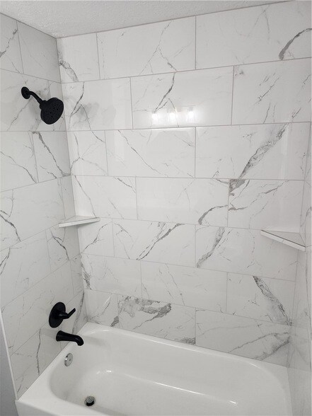 Building Photo - 12877 E State Hwy 21