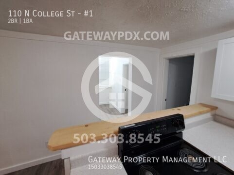 Building Photo - 110 N College St