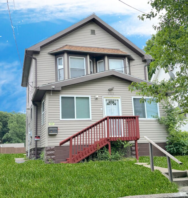 Building Photo - Nice 3 Bedroom, 1 Bathroom Home – Available Now