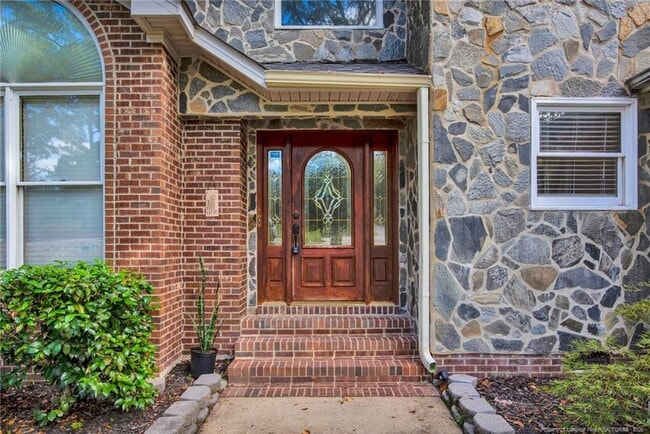 Building Photo - 160 Carolina Way