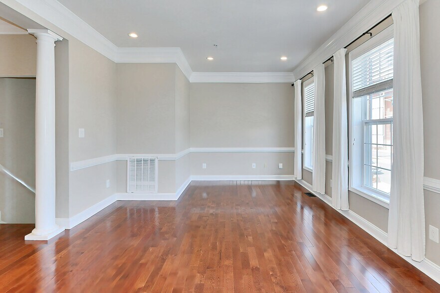 Building Photo - 2022 N Culpeper St