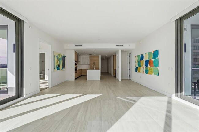 Building Photo - 301 1st St S