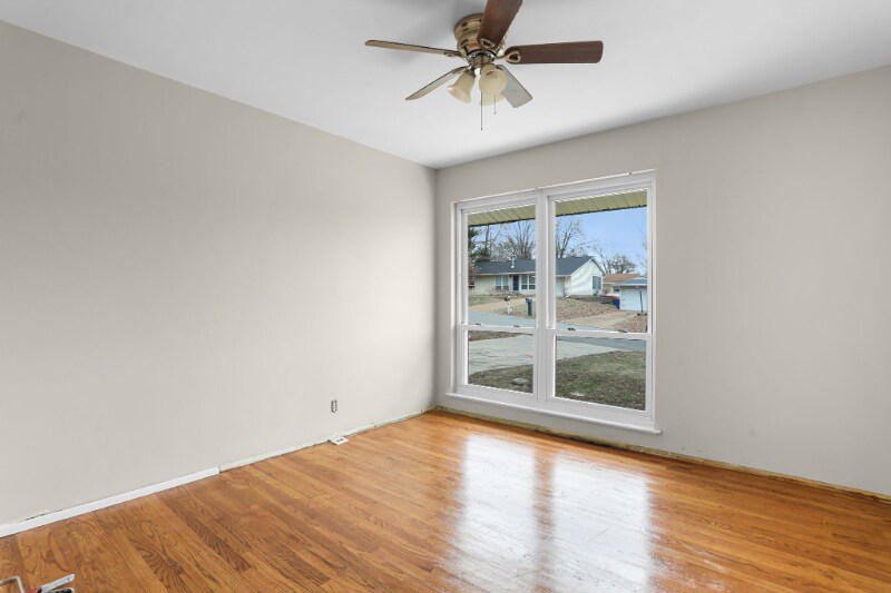 Building Photo - 1347 Samoa Dr