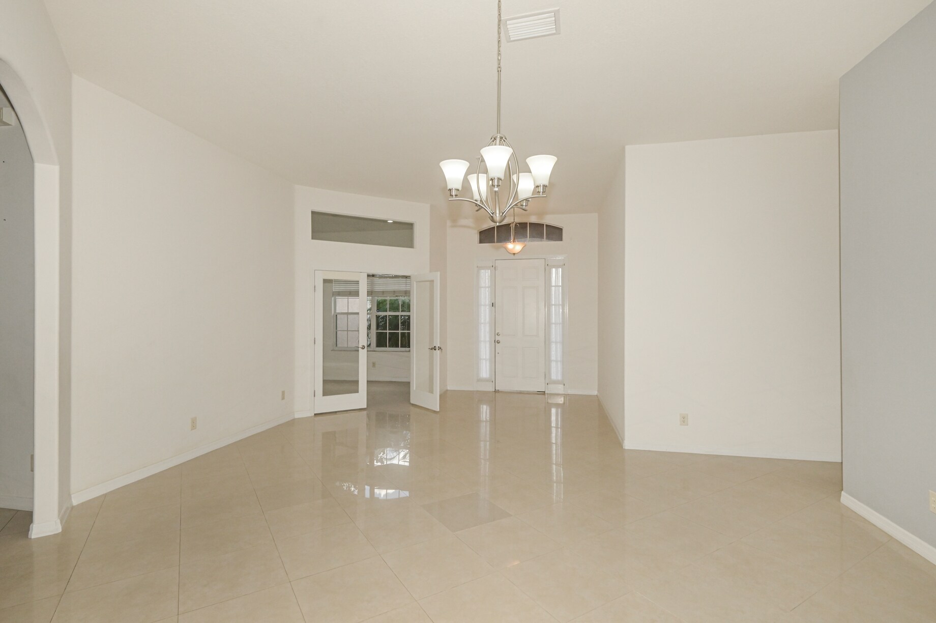 Living Room - 1896 N Ravenwood Pt