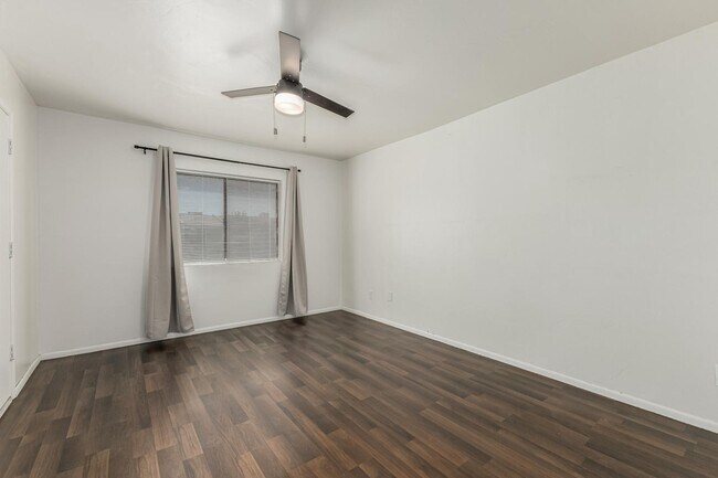 Building Photo - 10828 N Biltmore Dr