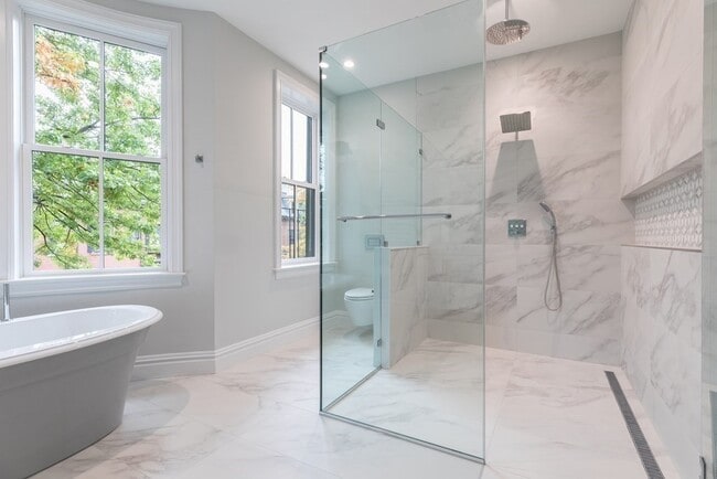 Building Photo - 131 W Newton St