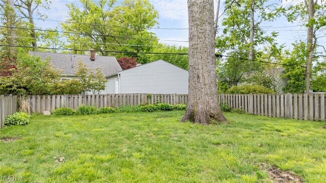 Building Photo - 574 Huntmere Dr