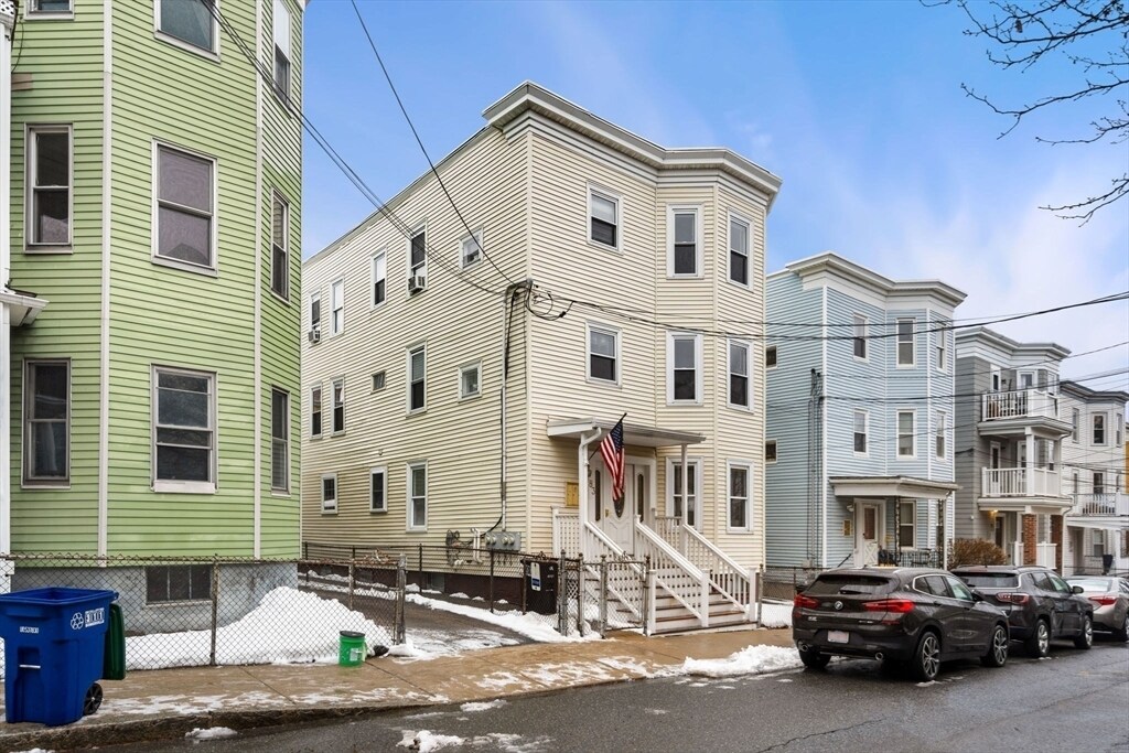 Building Photo - 83 Marion St