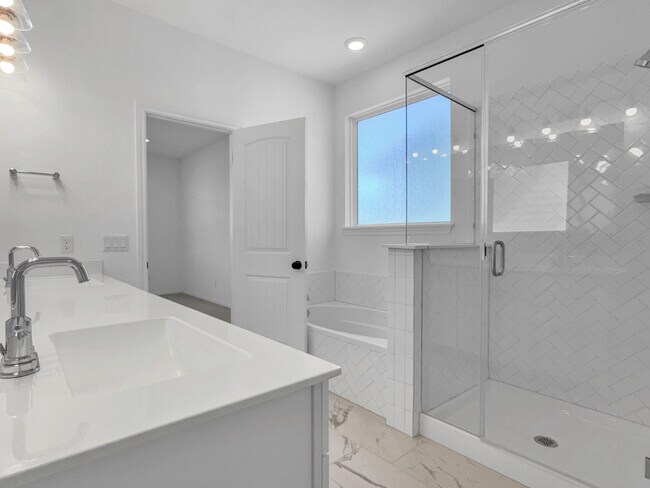 Building Photo - 2608 Emerson Trl