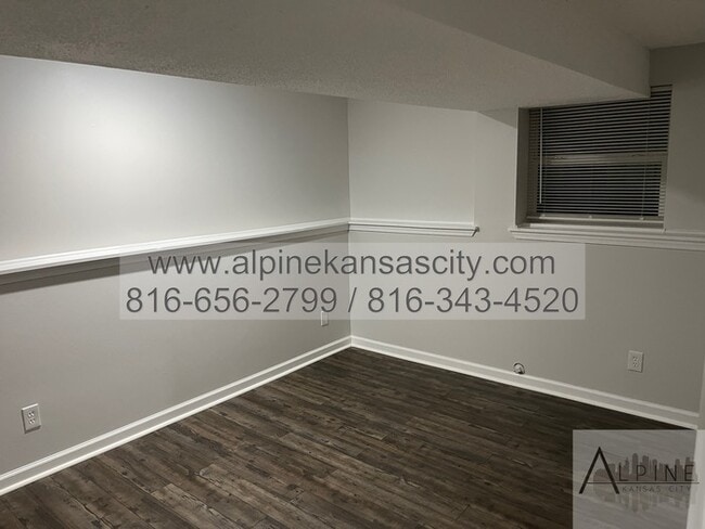 Building Photo - 2 Units Available Across from Congress Mid...