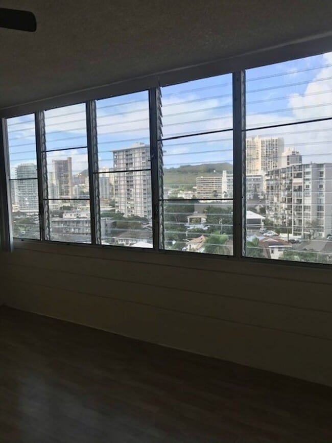 Building Photo - Available Now | Full Size Studio with 1 Ba...