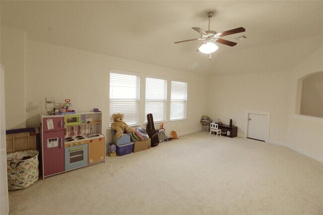 Building Photo - 15100 Iveans Way