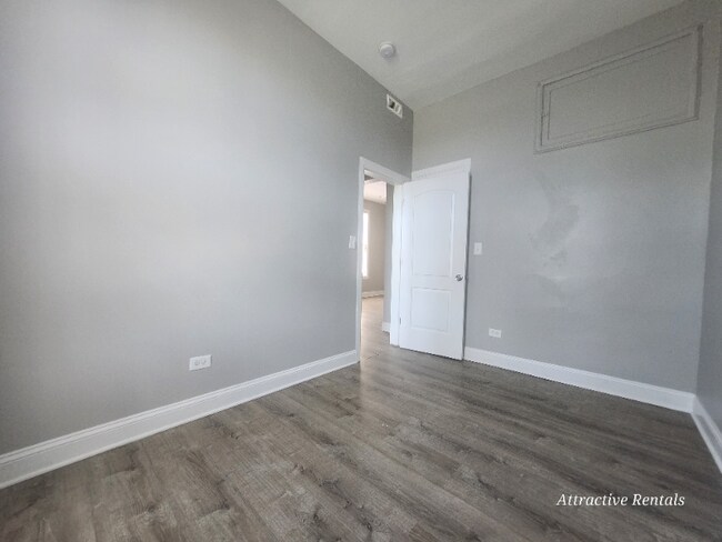 Building Photo - 6606 S Evans Ave