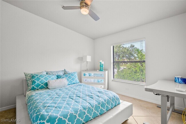 Building Photo - 10020 Siesta Bay Dr