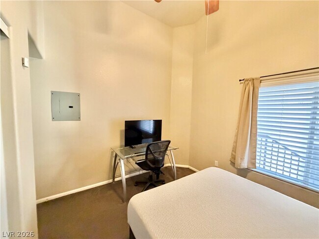 Building Photo - 4930 Black Bear Rd