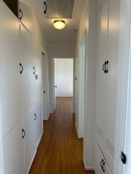 Hallway between bedrooms and bathroom - 6011 Pine Crest Dr