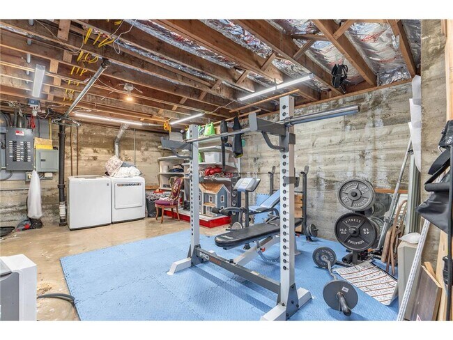 Building Photo - 1409 Hoot Lake Dr