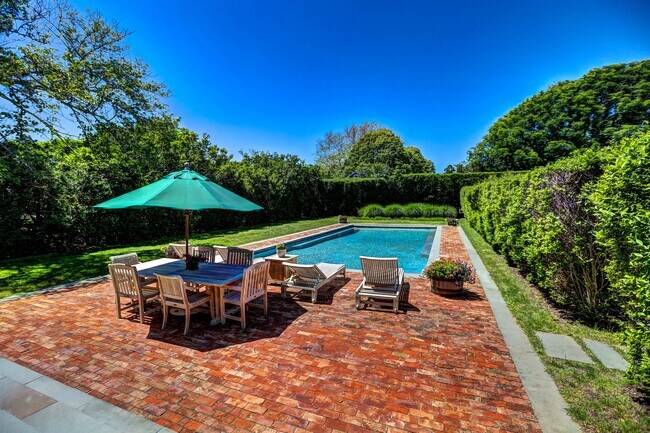 Building Photo - 16 Drew Ln