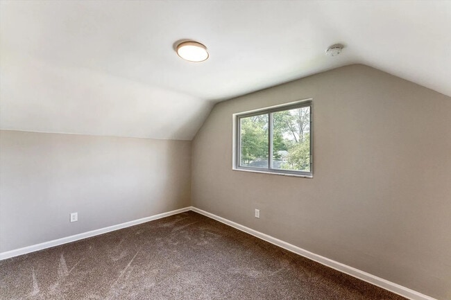 Building Photo - 1362 Clinton St