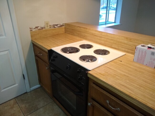 Building Photo - 7816 Bles Ave