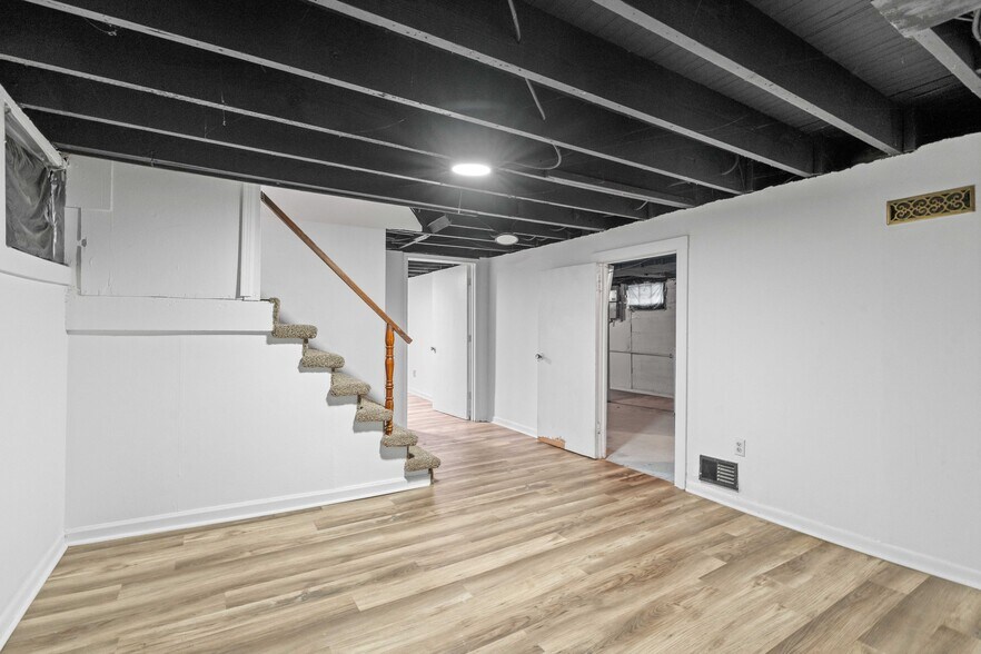 Building Photo - 2416 Sherry Rd