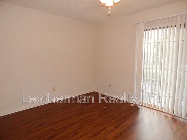 Building Photo - 738 Coventry Ln