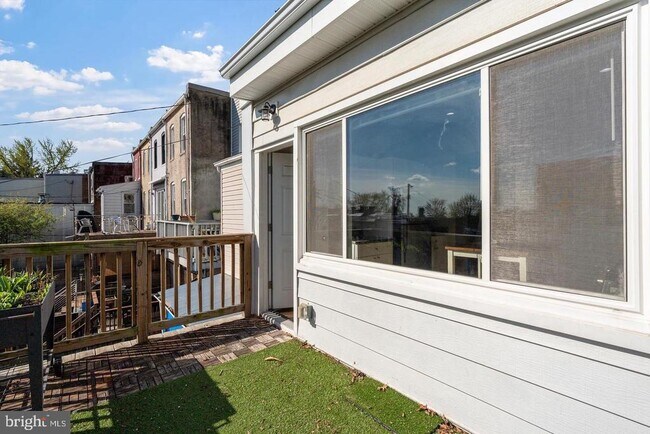 Building Photo - 3819 Roland Ave