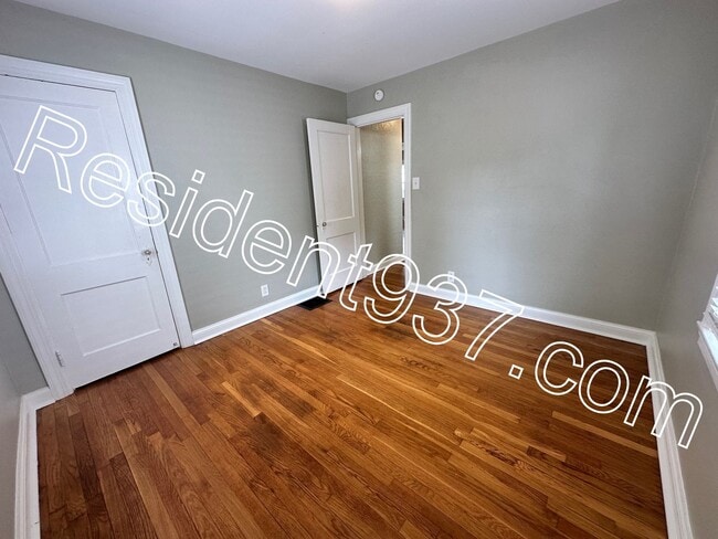 Building Photo - 3 Bed 1 Bath Home