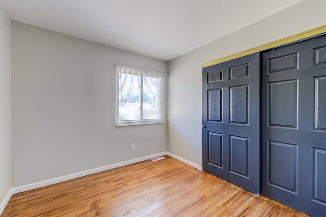 Building Photo - 5311 Grove Ave