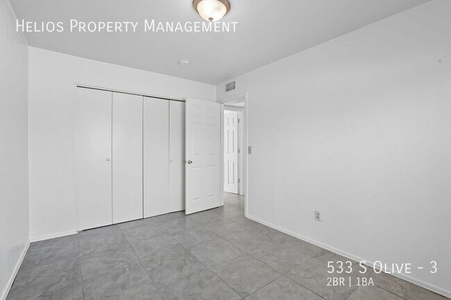 Building Photo - 533 S Olive