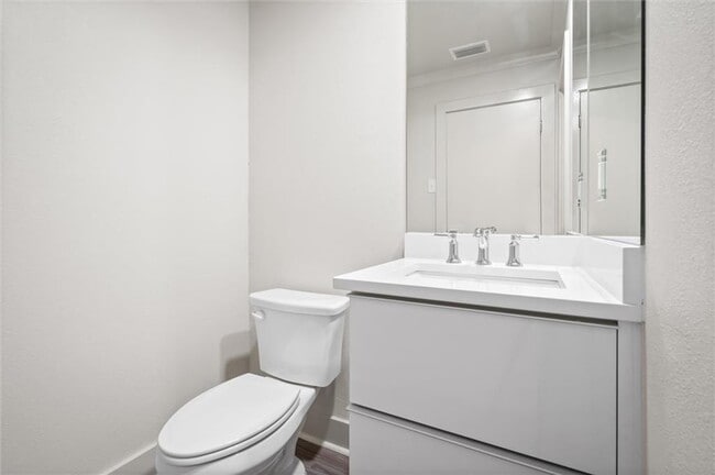 Building Photo - 3655 Old Shell Rd