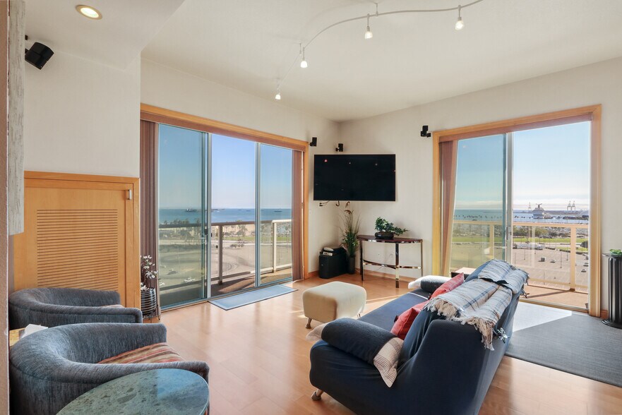 Building Photo - 488 E Ocean Blvd