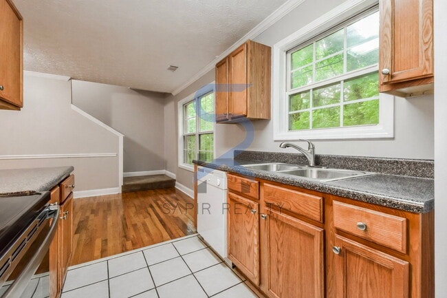 Building Photo - All-Electric Carey Park Gem – 3BR Just Minutes from Georgia Tech