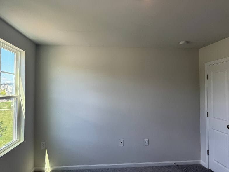 Building Photo - Room in Townhome on Kasota Ln