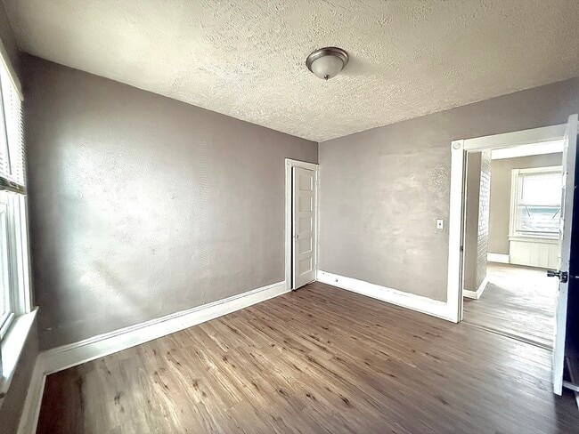 Building Photo - 155 Whitman St