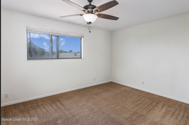 Building Photo - Beachside Townhome with 1 car garage!