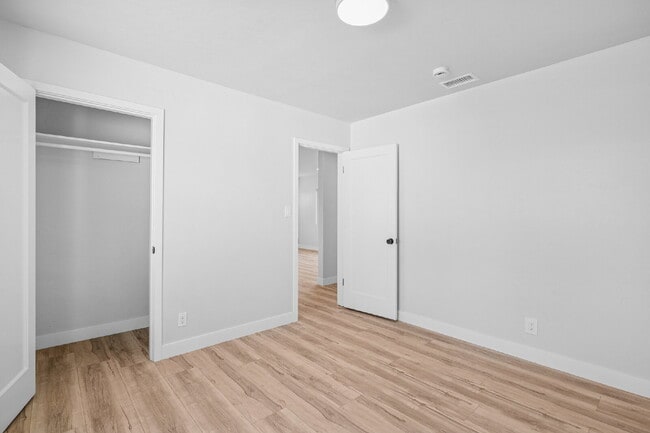 Building Photo - ***OPEN HOUSE - Friday 8/29 - 4-6pm***