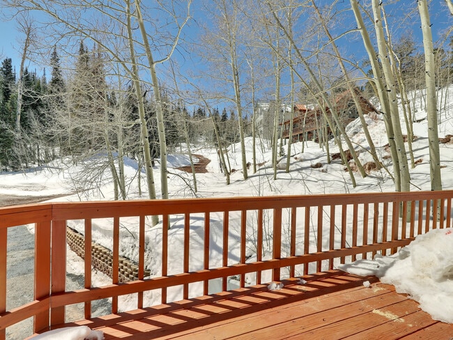 Building Photo - 656 Aspen Dr