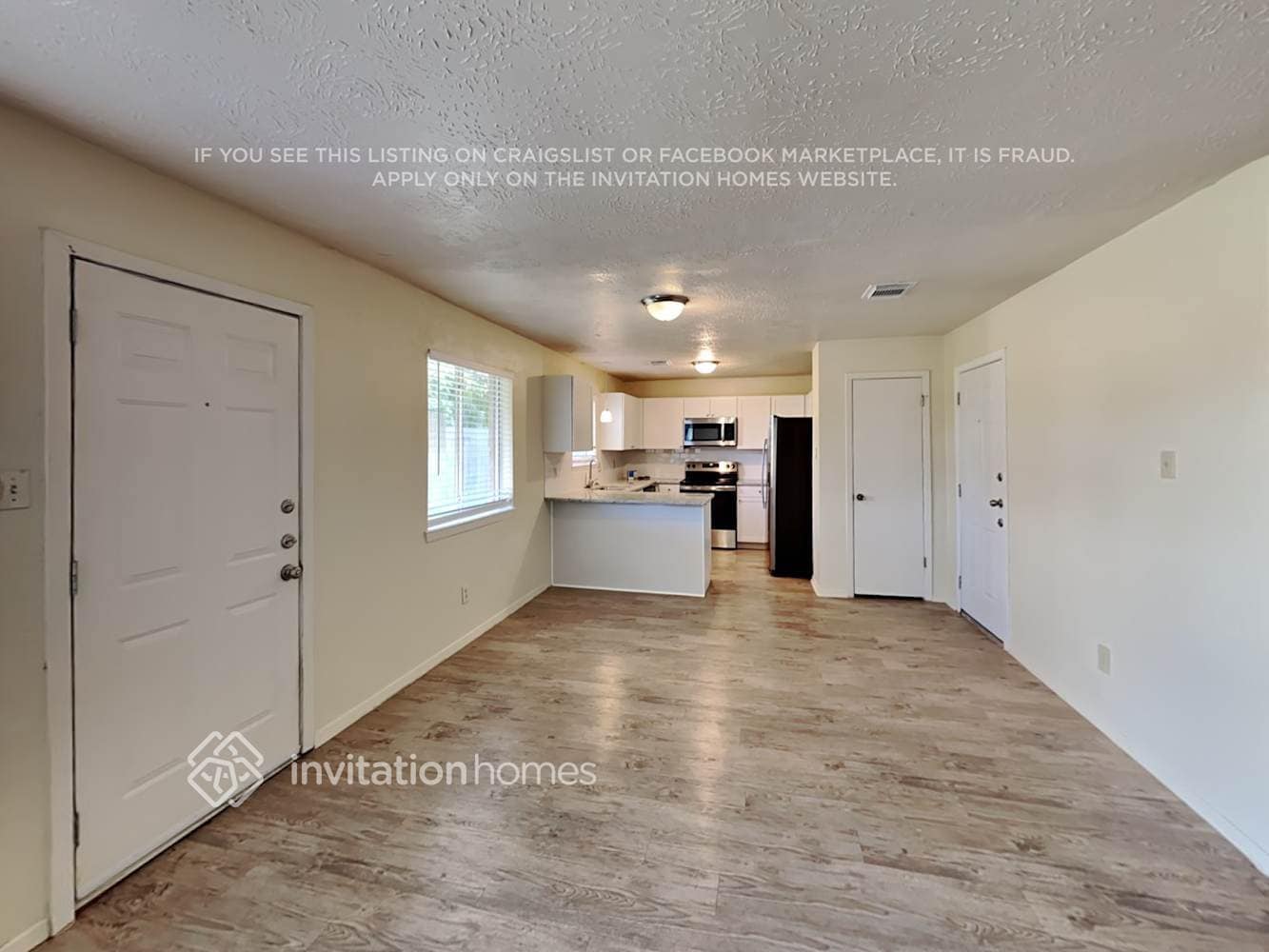 Building Photo - 9812 Robin St