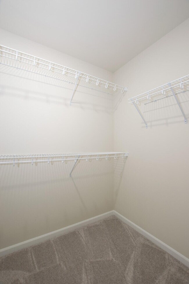 Building Photo - 717 Risdon Trail S