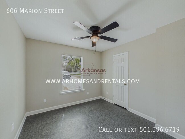 Building Photo - 606 Marion St