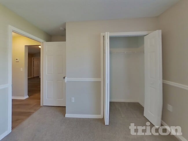 Building Photo - 272 Kings Pond Ave