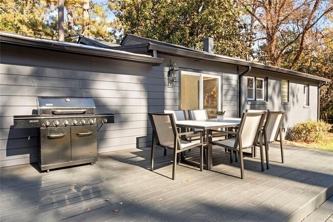 Building Photo - 1333 Victor Rd NE