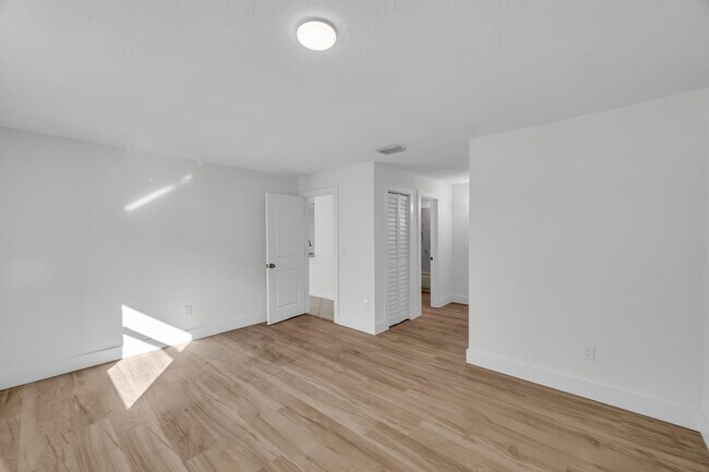 Building Photo - 2514 SE Alfonso Ave