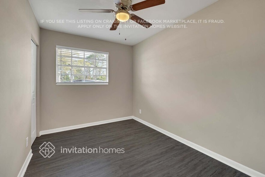 Building Photo - 1650 Cezanne Dr W