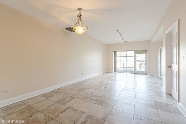 Building Photo - 2801 W Ardmore Ave